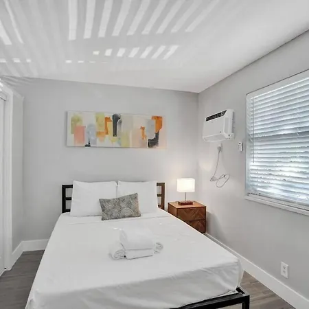 Rustic Retreats Beachy 1Br For 4 Guests In The Heart Of Fort Lauderdale